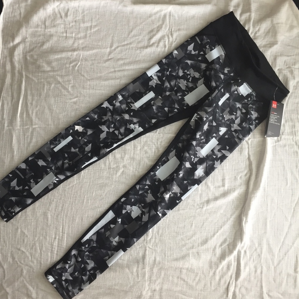 🌟NEW🌟 Under Armour HeatGear Fitted Leggings!!!